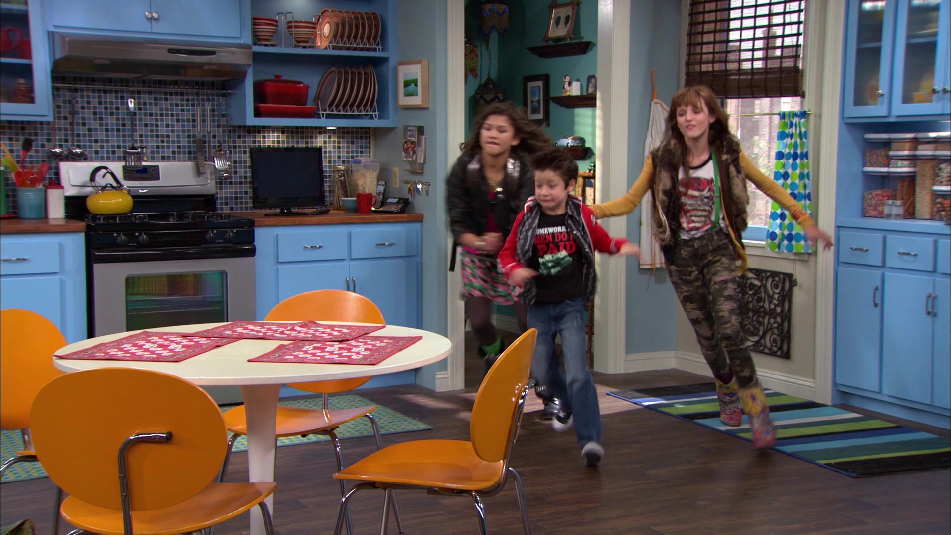 Shake_It_Up_S01E01_1080p_BTD_000643.jpg Shake_It_Up_S01E01_1080p_BTD_000643.jpg