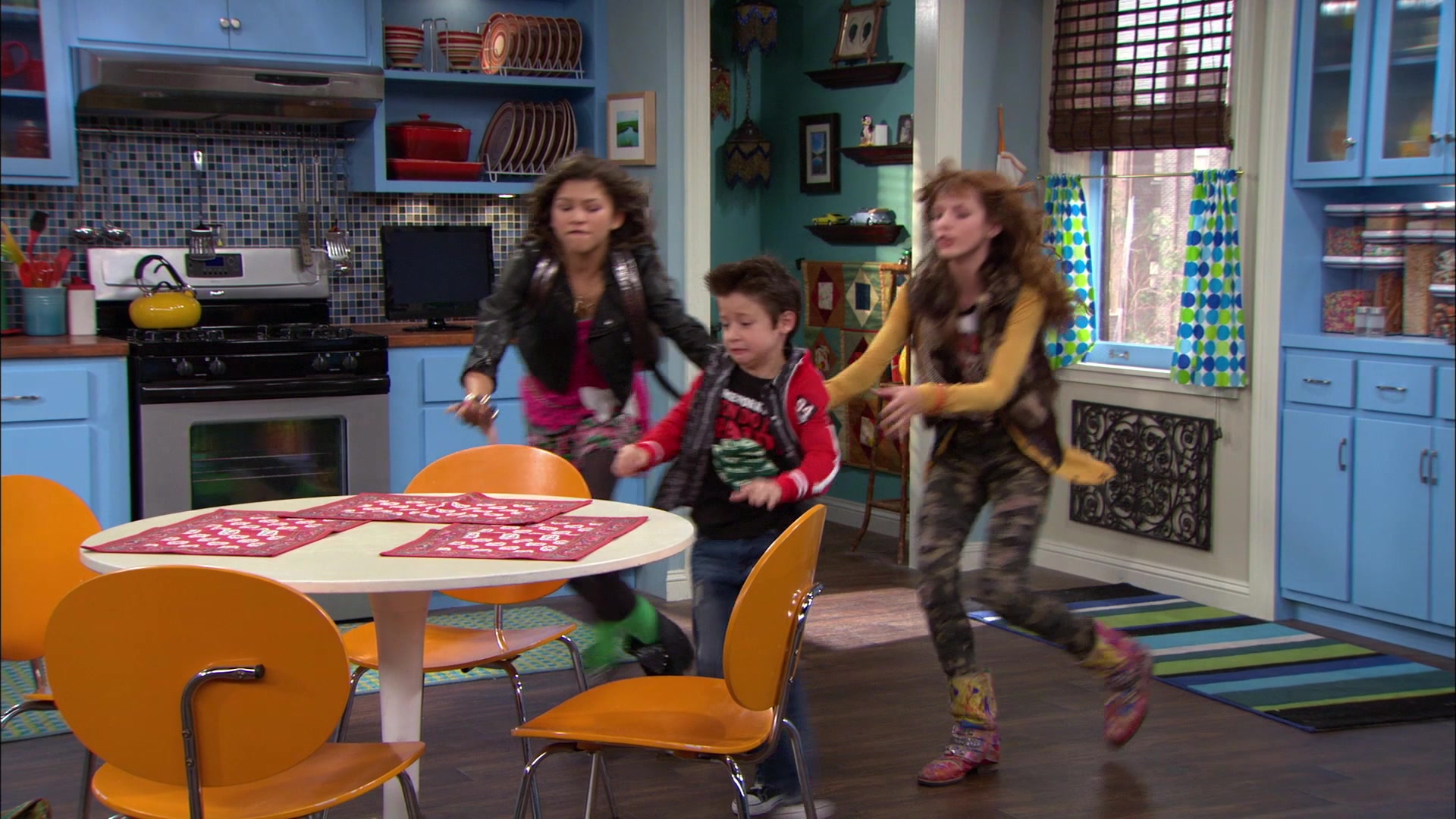 Shake_It_Up_S01E01_1080p_BTD_000644.jpg Shake_It_Up_S01E01_1080p_BTD_000644.jpg