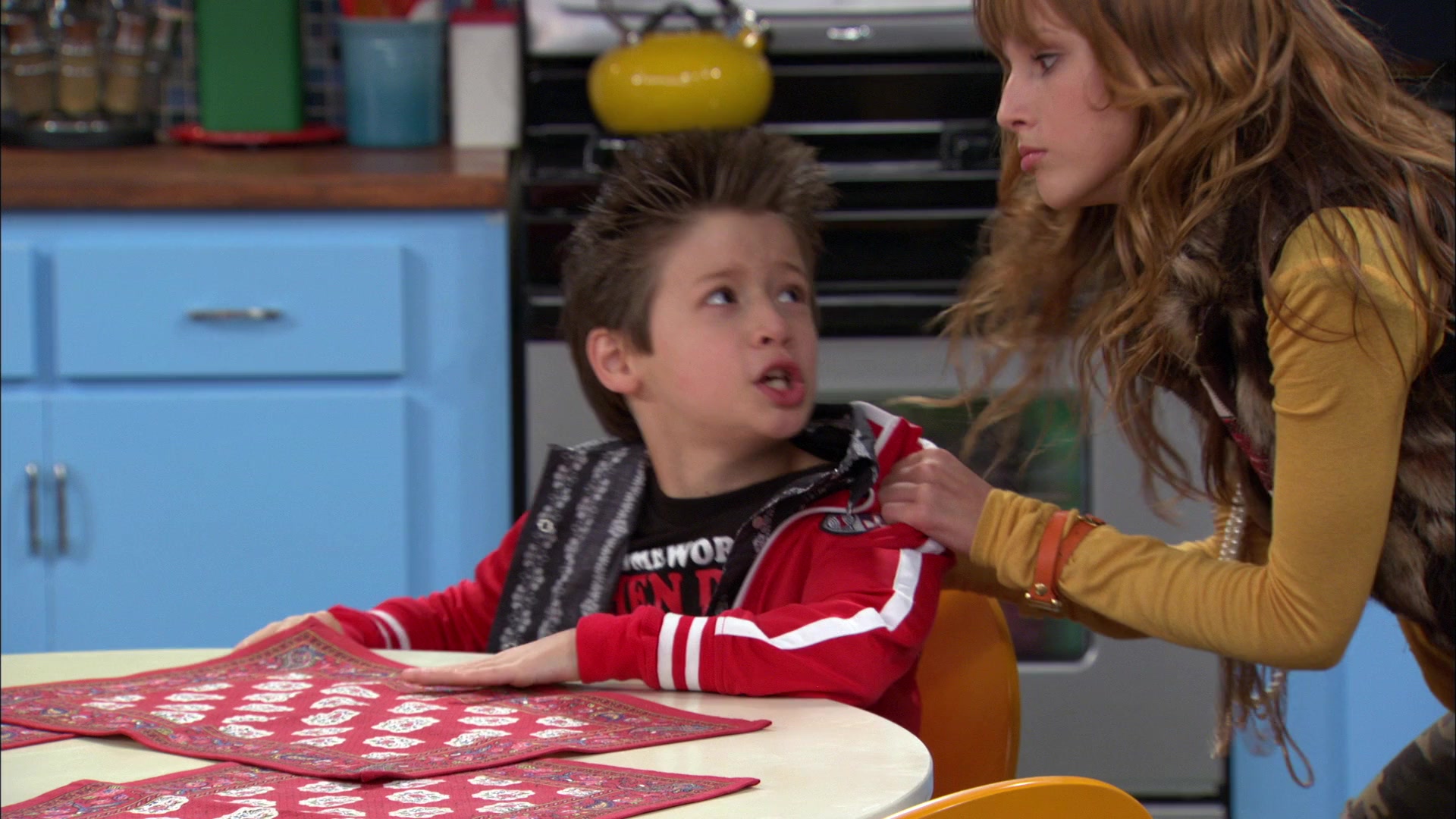 Shake_It_Up_S01E01_1080p_BTD_000655.jpg
