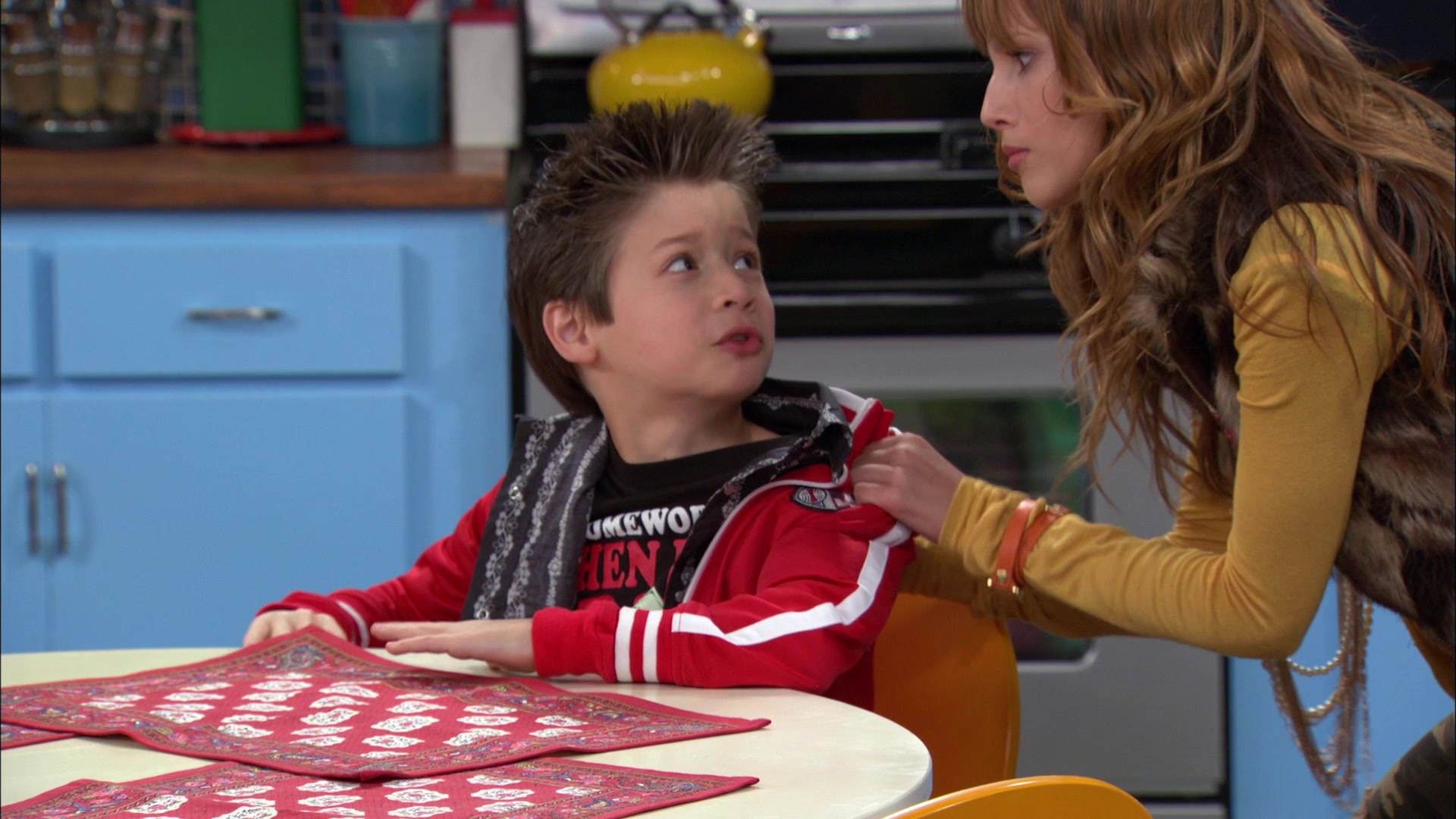 Shake_It_Up_S01E01_1080p_BTD_000658.jpg