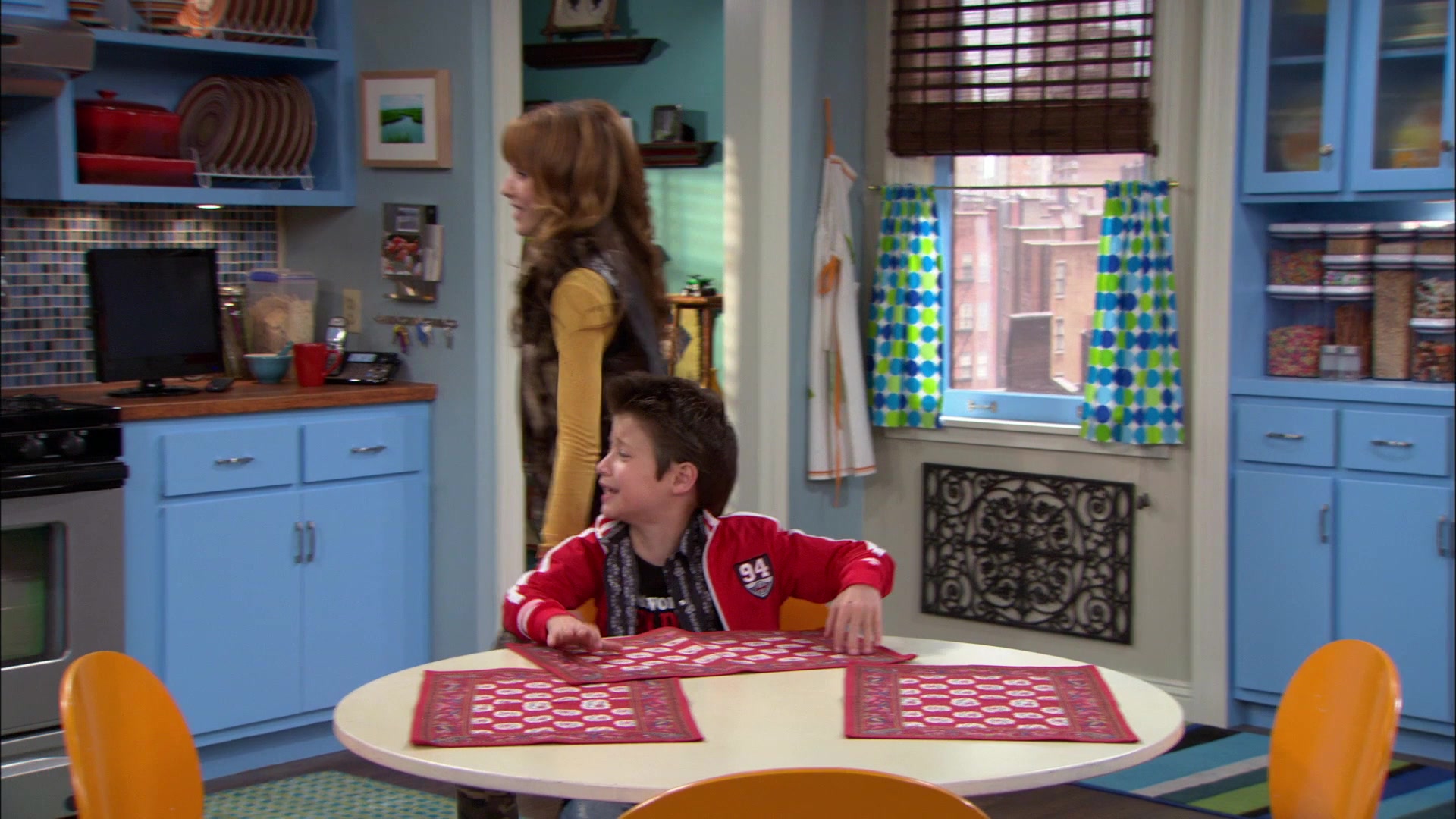 Shake_It_Up_S01E01_1080p_BTD_000688.jpg