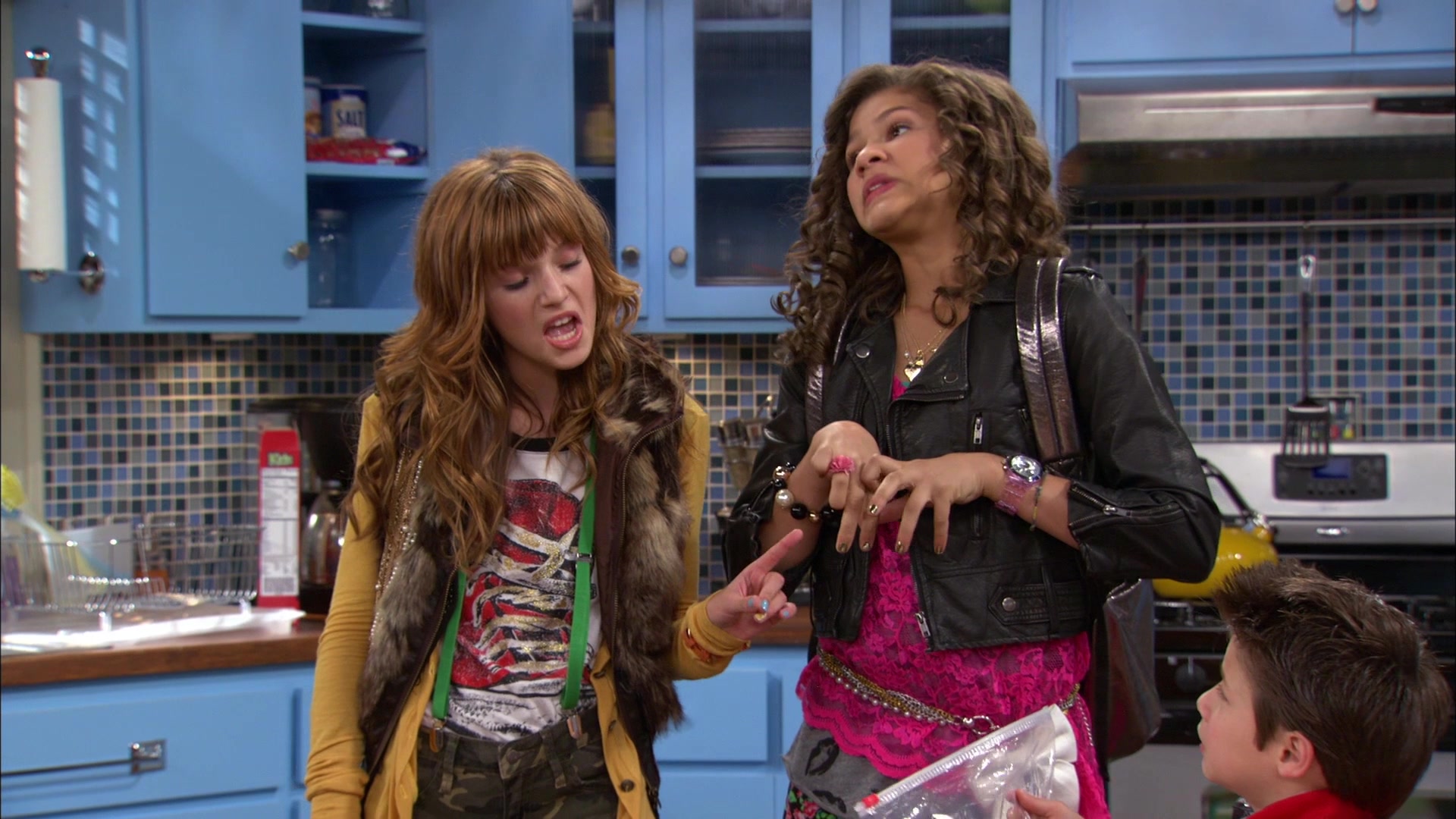 Shake_It_Up_S01E01_1080p_BTD_000738.jpg