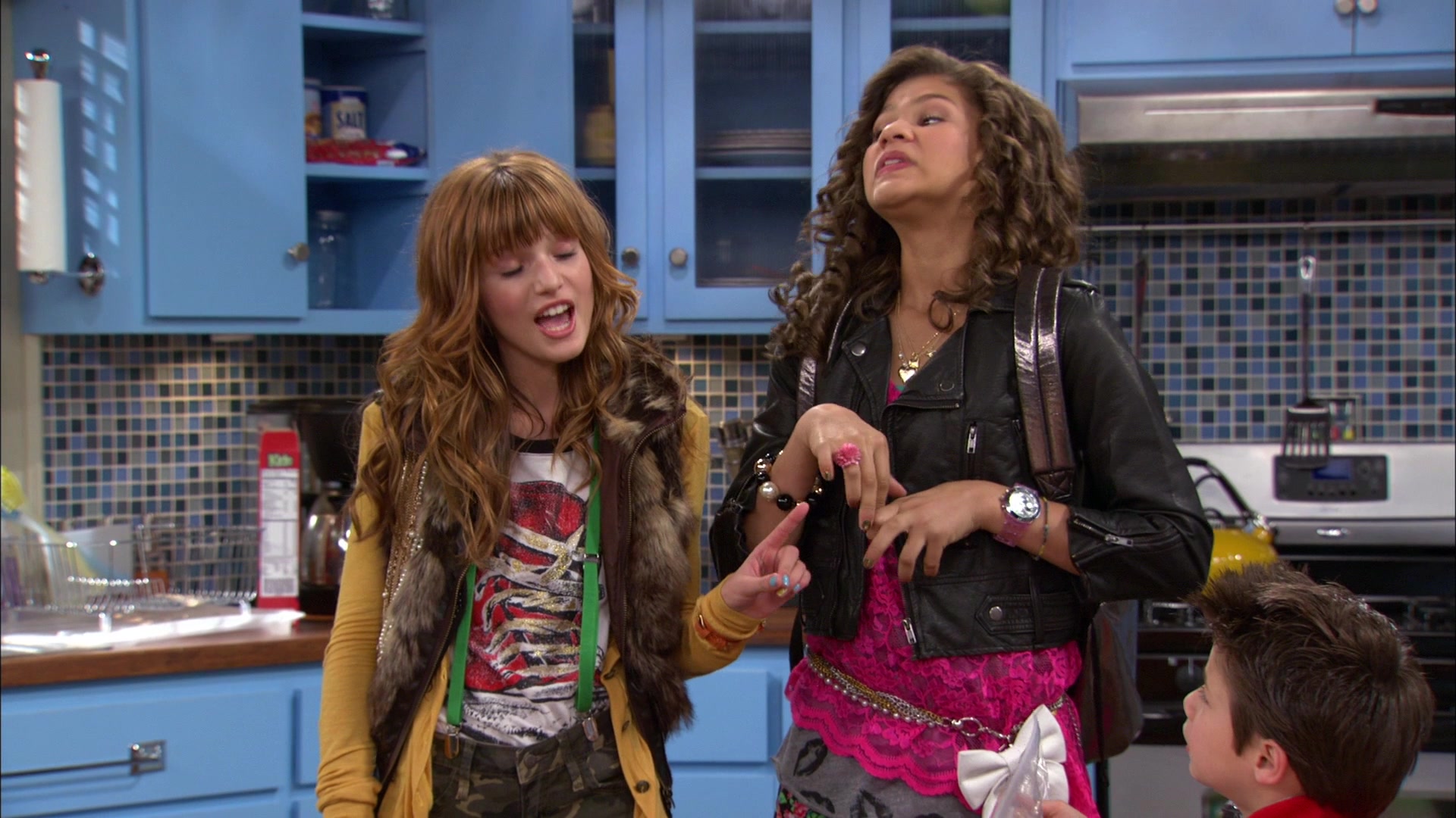 Shake_It_Up_S01E01_1080p_BTD_000739.jpg