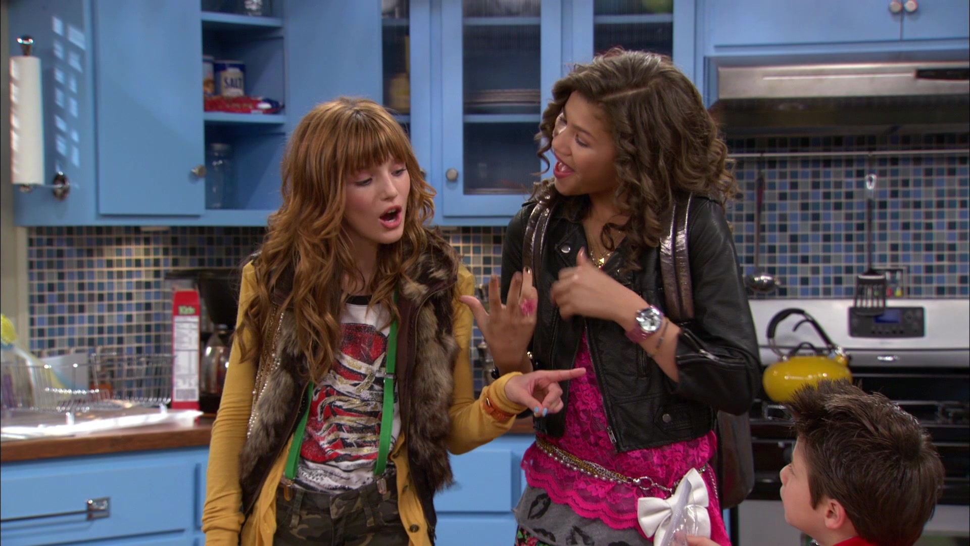 Shake_It_Up_S01E01_1080p_BTD_000741.jpg