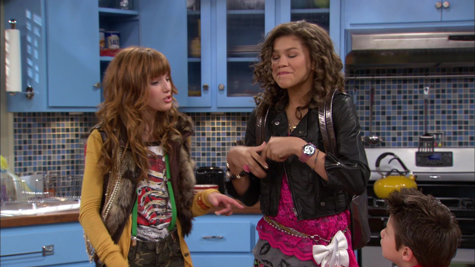 Shake_It_Up_S01E01_1080p_BTD_000743.jpg