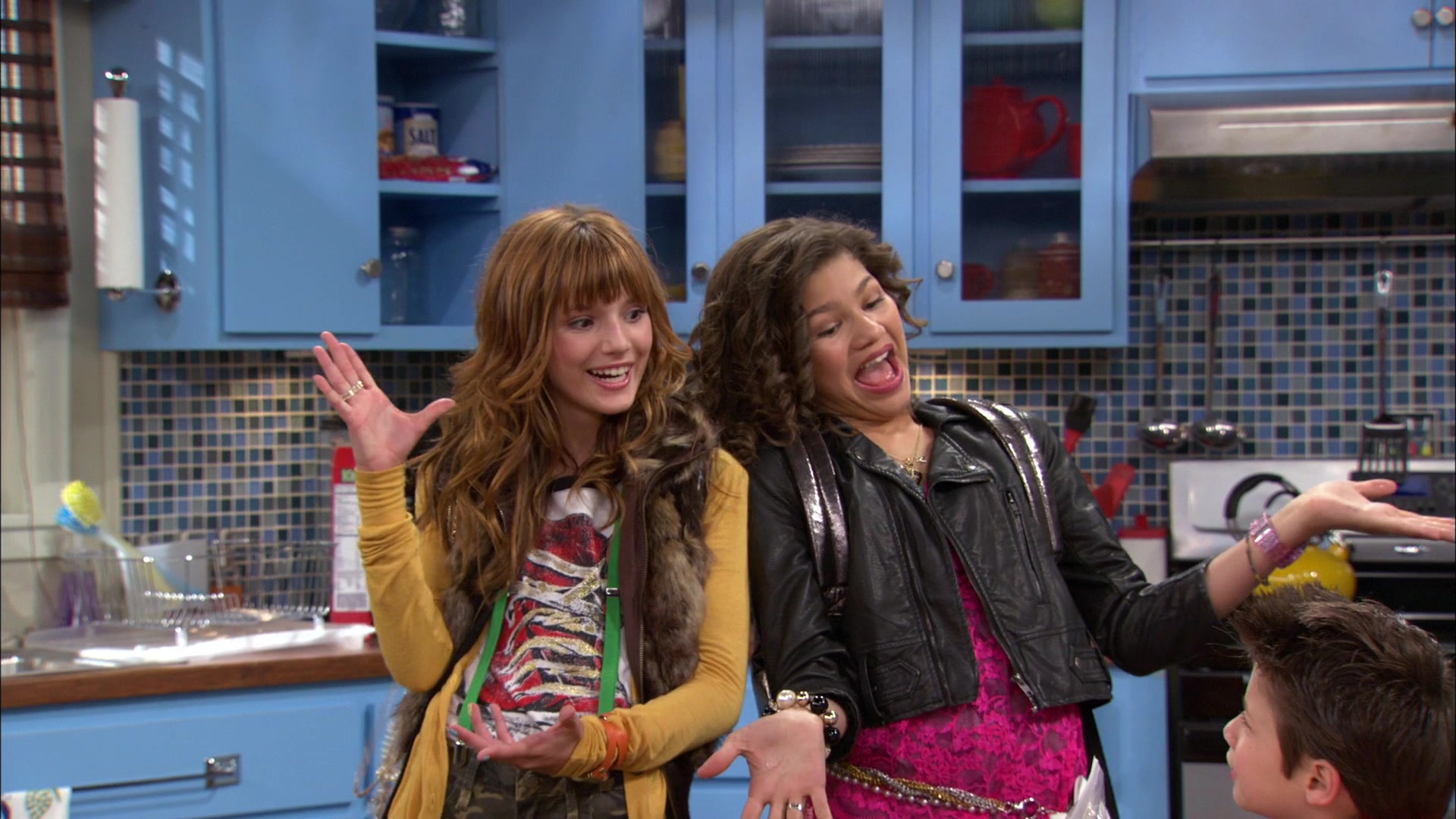 Shake_It_Up_S01E01_1080p_BTD_000749.jpg