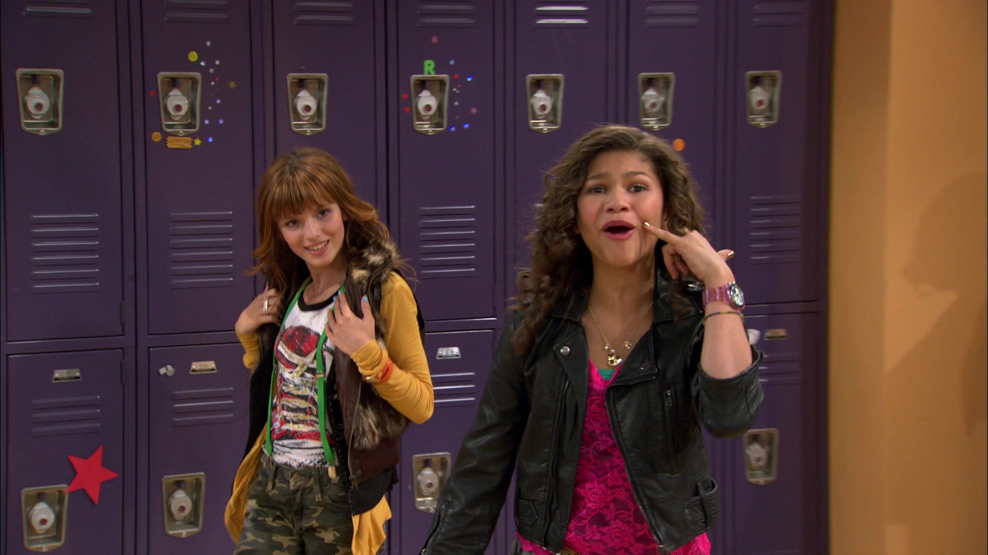 Shake_It_Up_S01E01_1080p_BTD_000780.jpg
