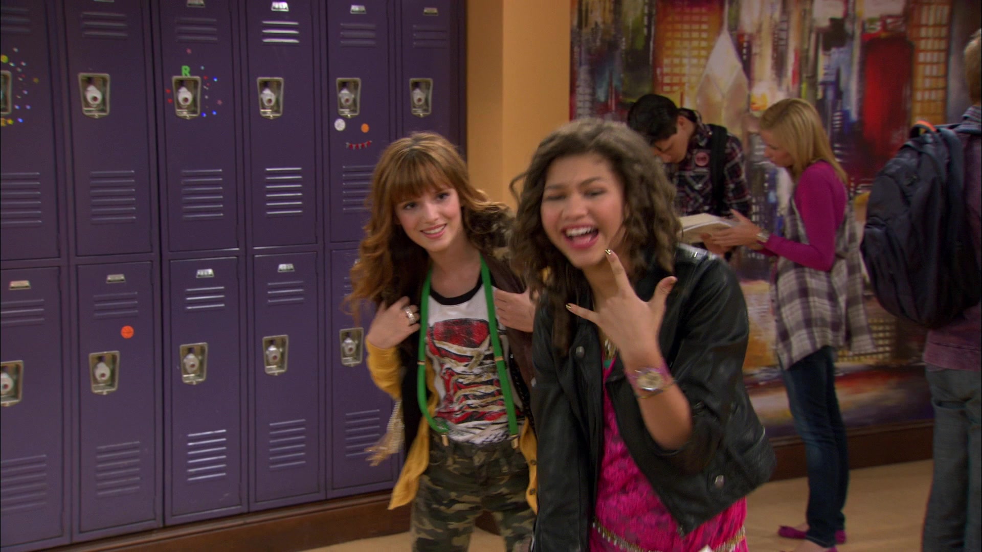 Shake_It_Up_S01E01_1080p_BTD_000785.jpg