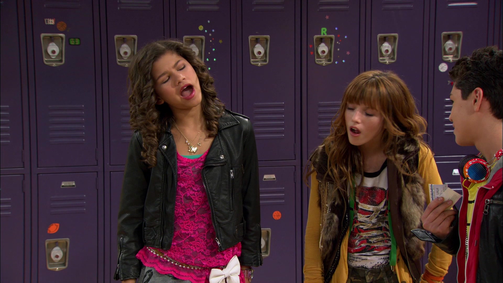 Shake_It_Up_S01E01_1080p_BTD_000811.jpg