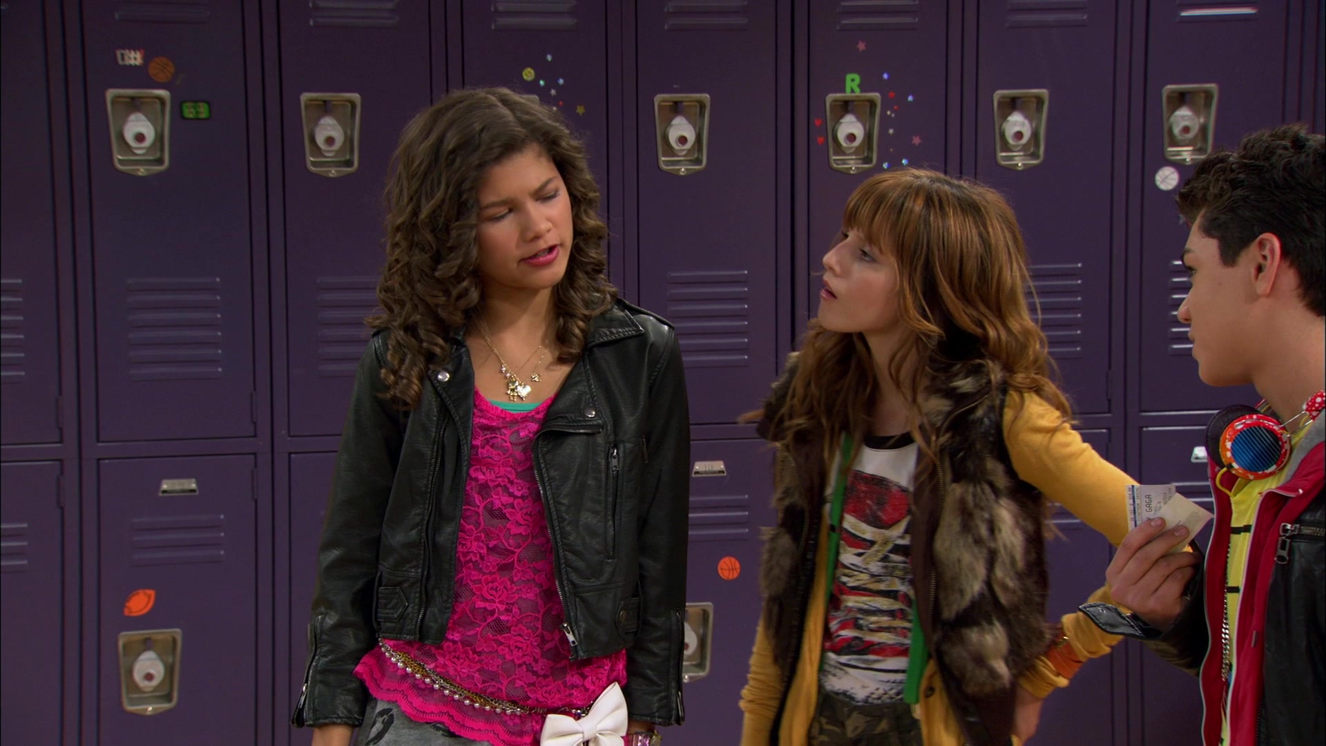Shake_It_Up_S01E01_1080p_BTD_000813.jpg Shake_It_Up_S01E01_1080p_BTD_000813.jpg
