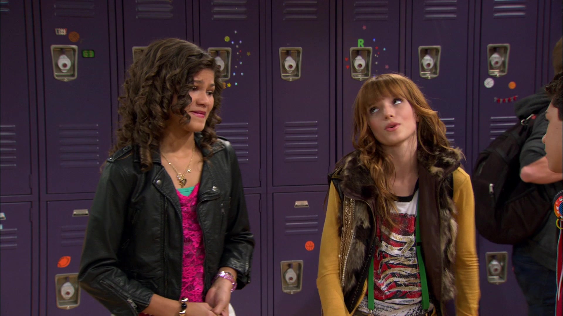 Shake_It_Up_S01E01_1080p_BTD_000825.jpg