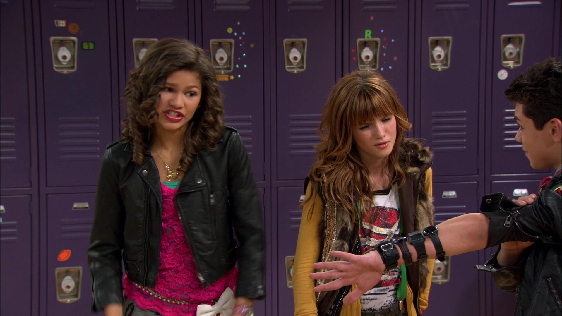 Shake_It_Up_S01E01_1080p_BTD_000840.jpg