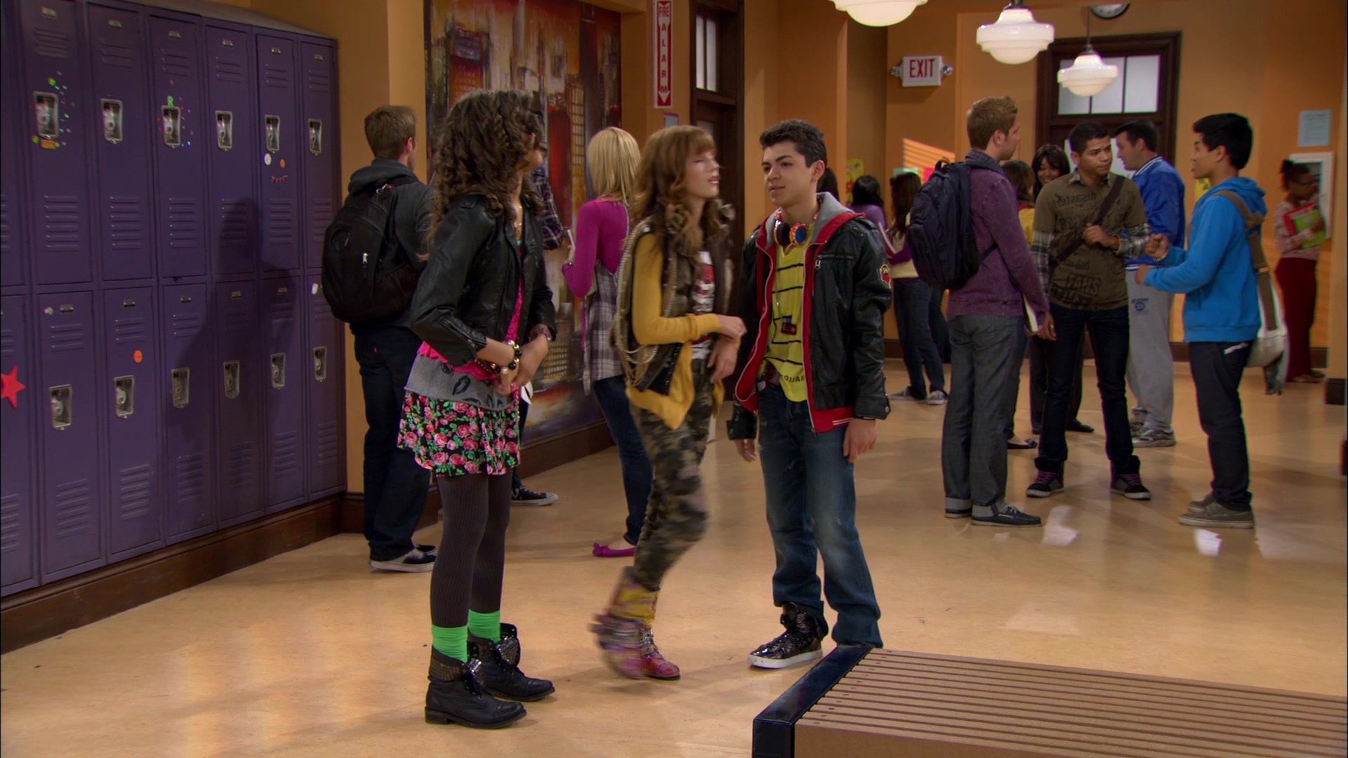 Shake_It_Up_S01E01_1080p_BTD_000855.jpg