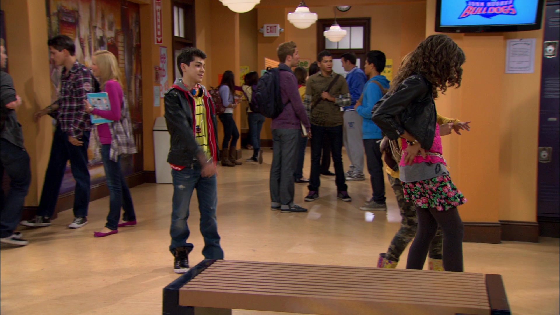 Shake_It_Up_S01E01_1080p_BTD_000860.jpg Shake_It_Up_S01E01_1080p_BTD_000860.jpg