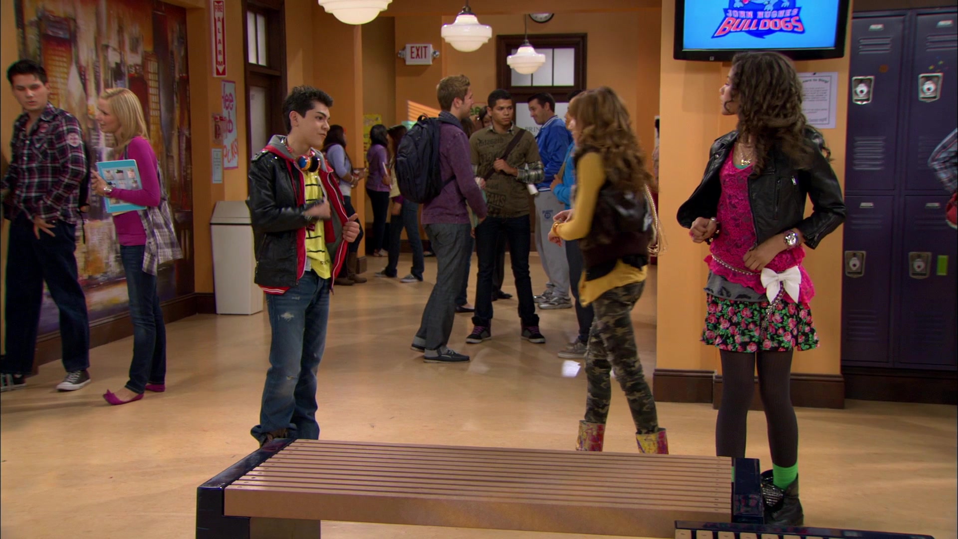 Shake_It_Up_S01E01_1080p_BTD_000863.jpg