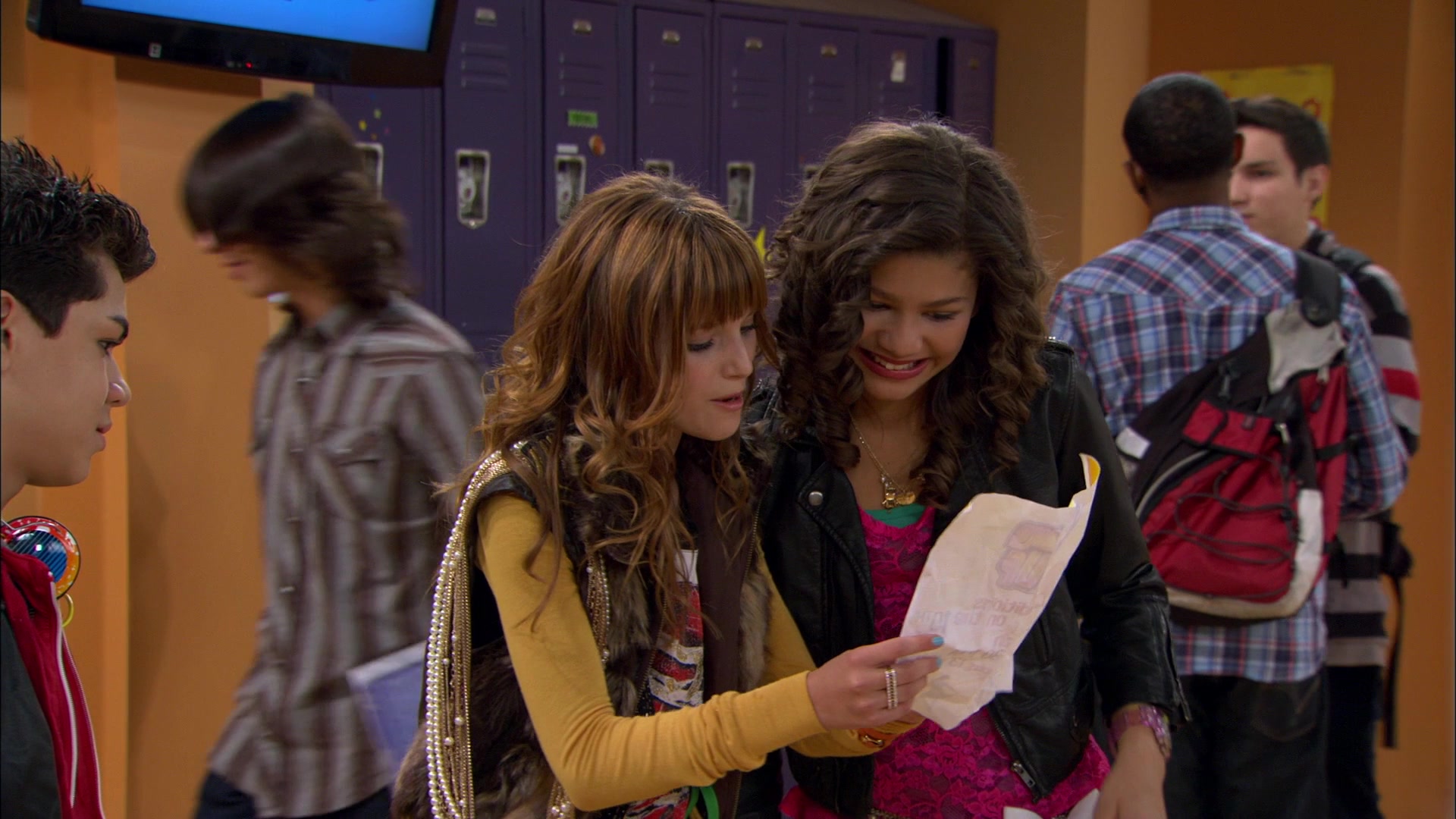 Shake_It_Up_S01E01_1080p_BTD_000880.jpg