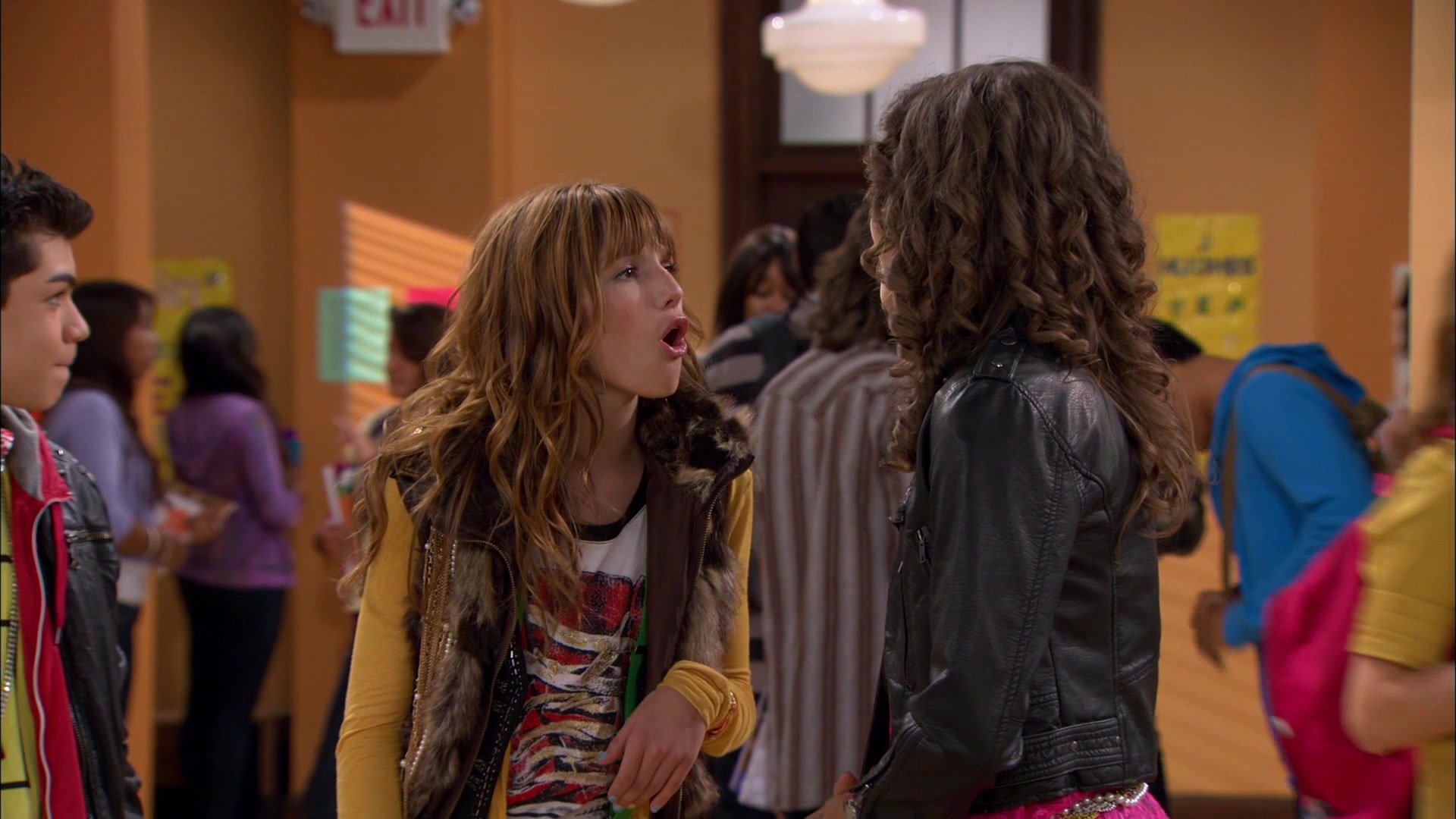 Shake_It_Up_S01E01_1080p_BTD_000914.jpg Shake_It_Up_S01E01_1080p_BTD_000914.jpg