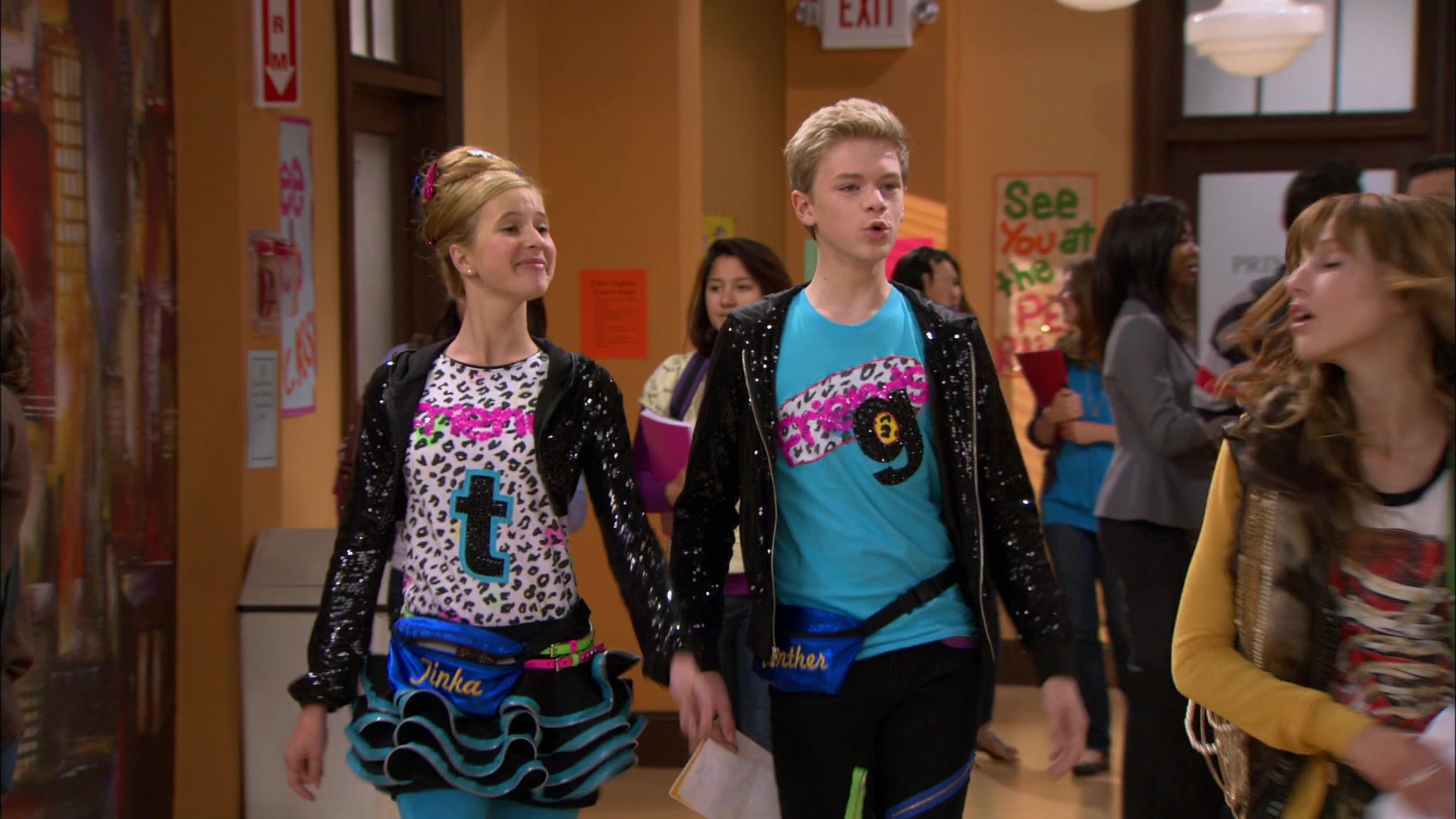Shake_It_Up_S01E01_1080p_BTD_000941.jpg