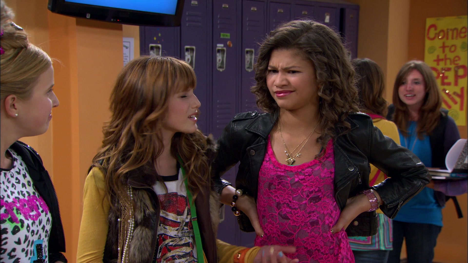 Shake_It_Up_S01E01_1080p_BTD_000993.jpg