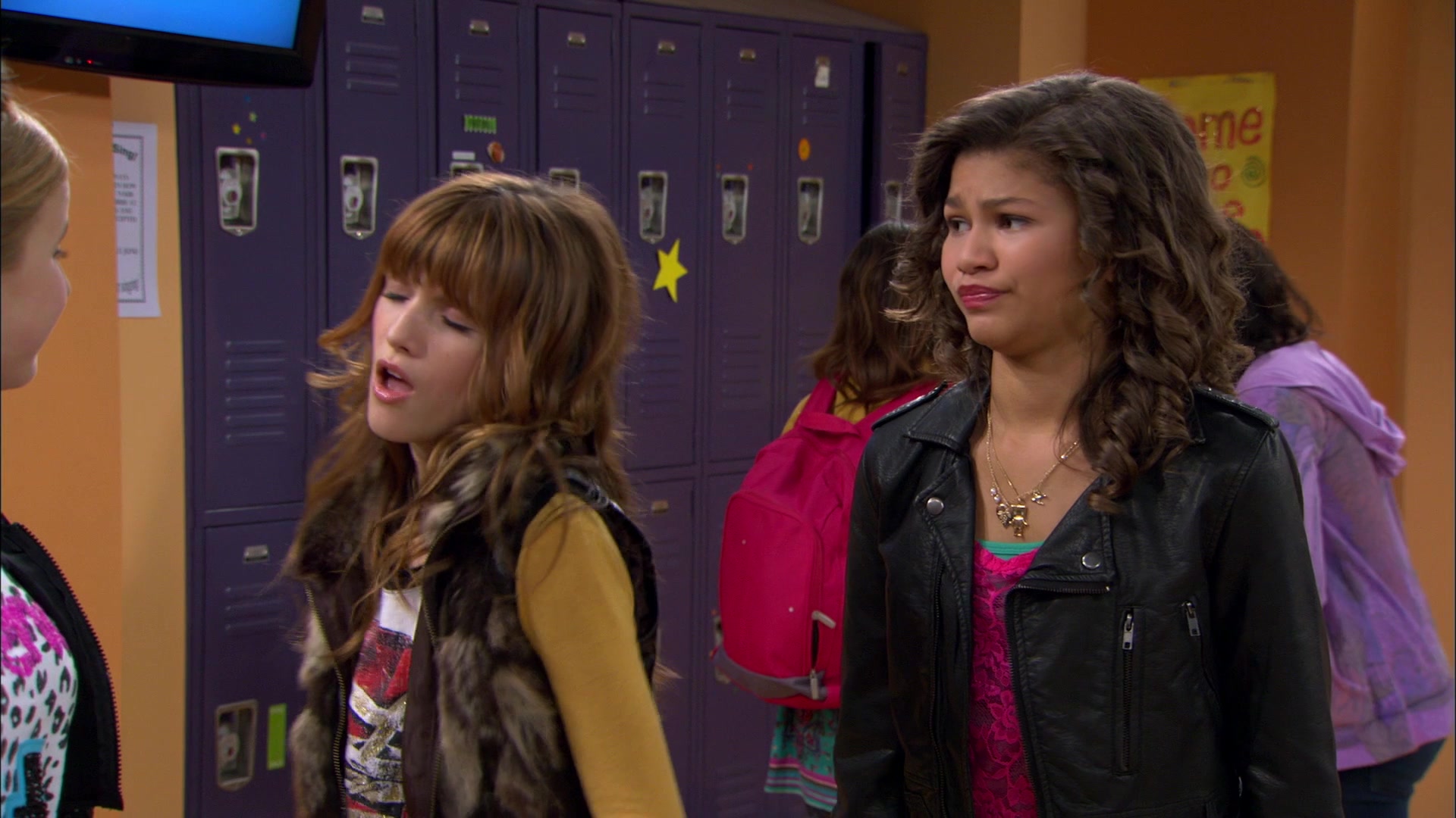 Shake_It_Up_S01E01_1080p_BTD_001021.jpg