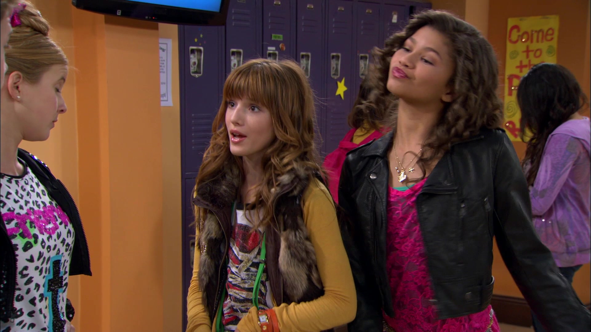 Shake_It_Up_S01E01_1080p_BTD_001044.jpg