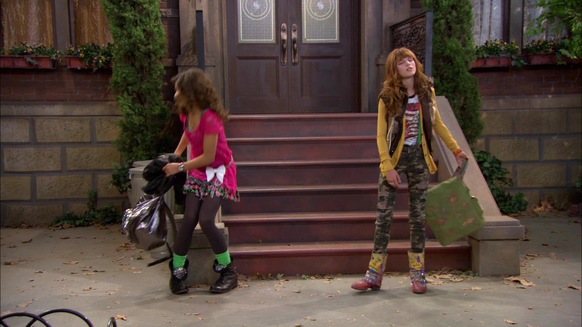 Shake_It_Up_S01E01_1080p_BTD_001142.jpg
