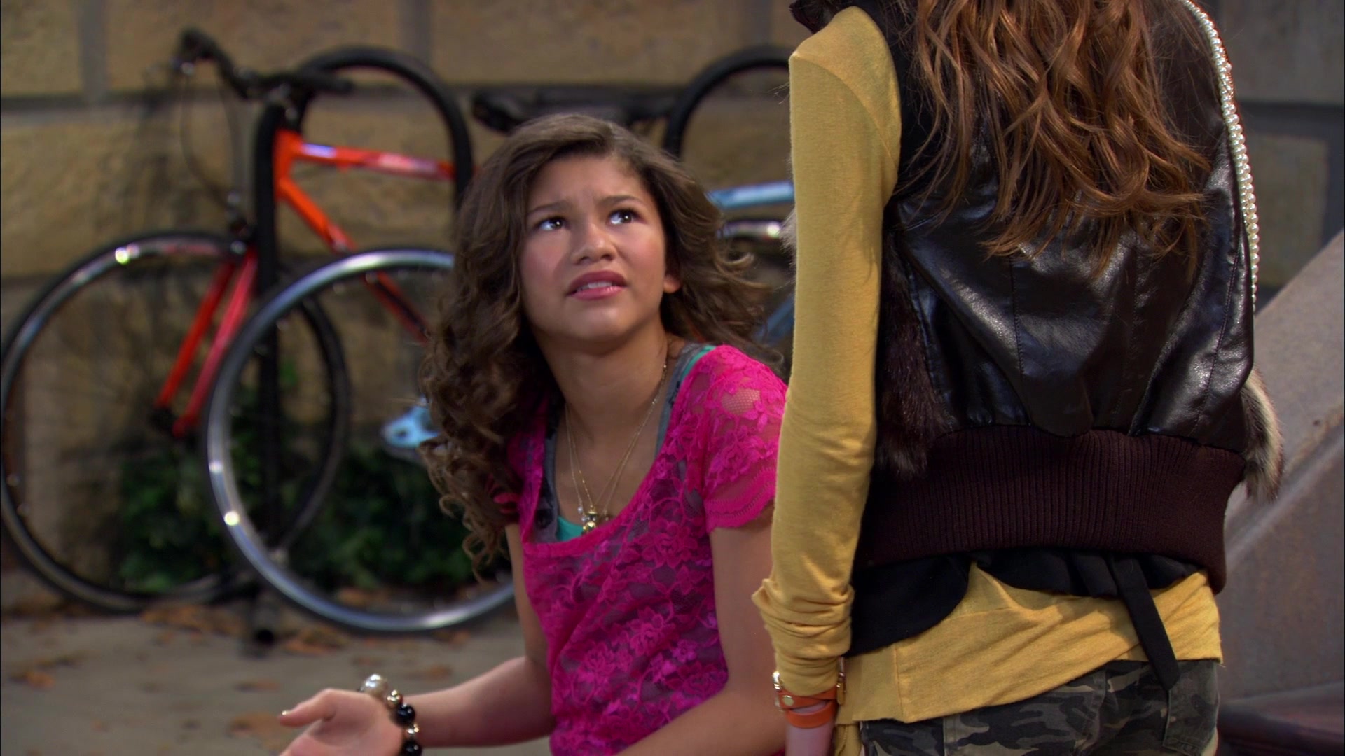 Shake_It_Up_S01E01_1080p_BTD_001148.jpg Shake_It_Up_S01E01_1080p_BTD_001148.jpg