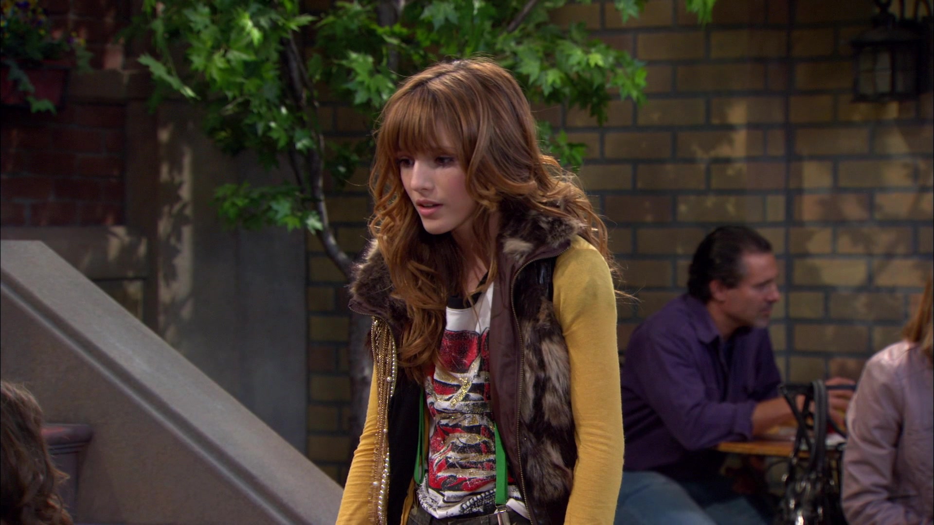 Shake_It_Up_S01E01_1080p_BTD_001151.jpg