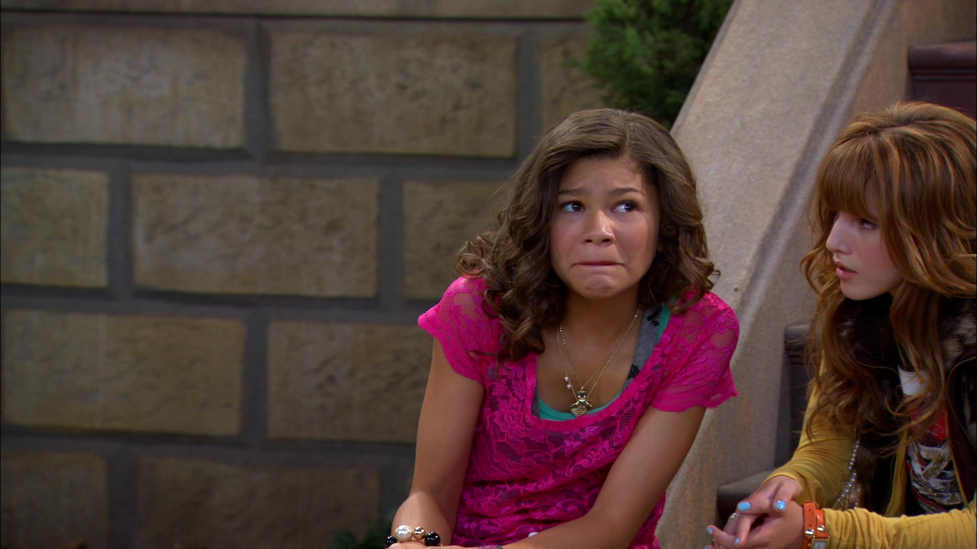 Shake_It_Up_S01E01_1080p_BTD_001180.jpg