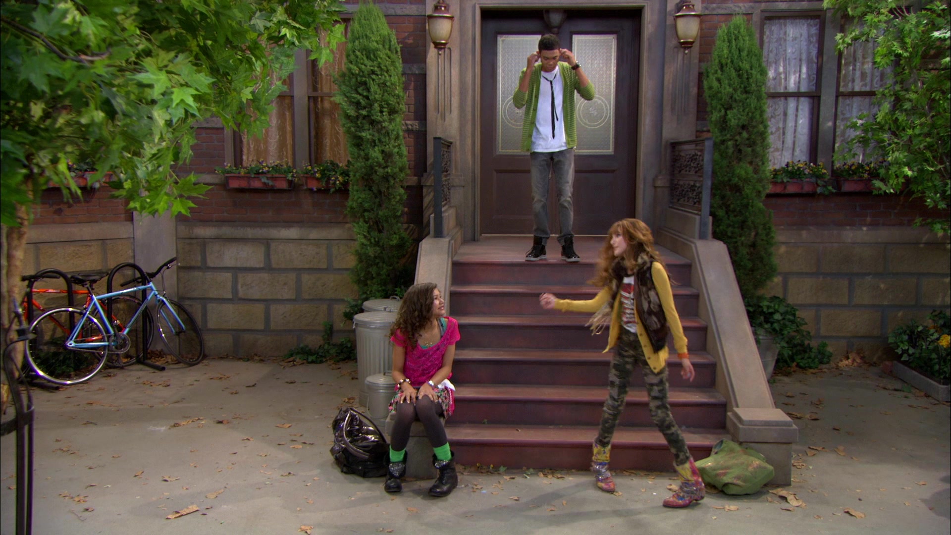 Shake_It_Up_S01E01_1080p_BTD_001189.jpg Shake_It_Up_S01E01_1080p_BTD_001189.jpg