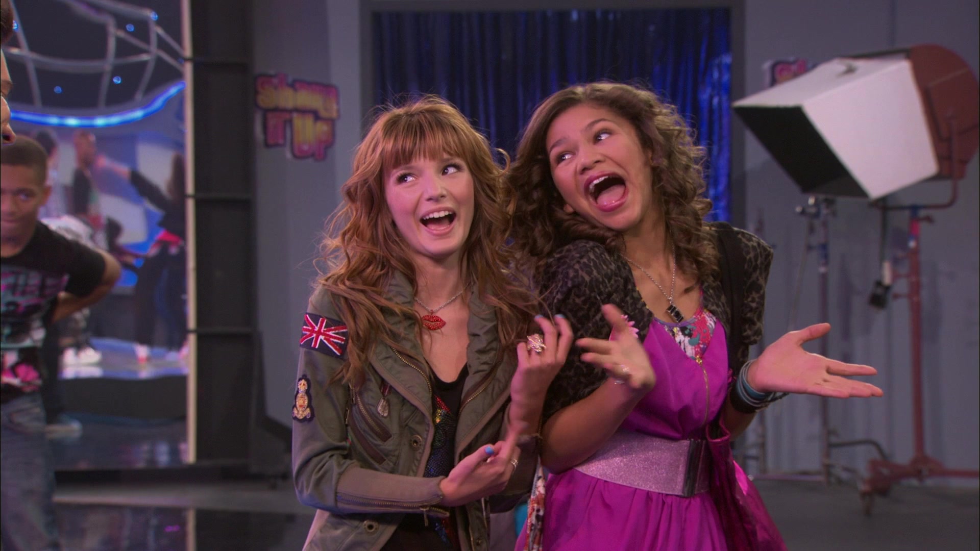 Shake_It_Up_S01E01_1080p_BTD_001454.jpg