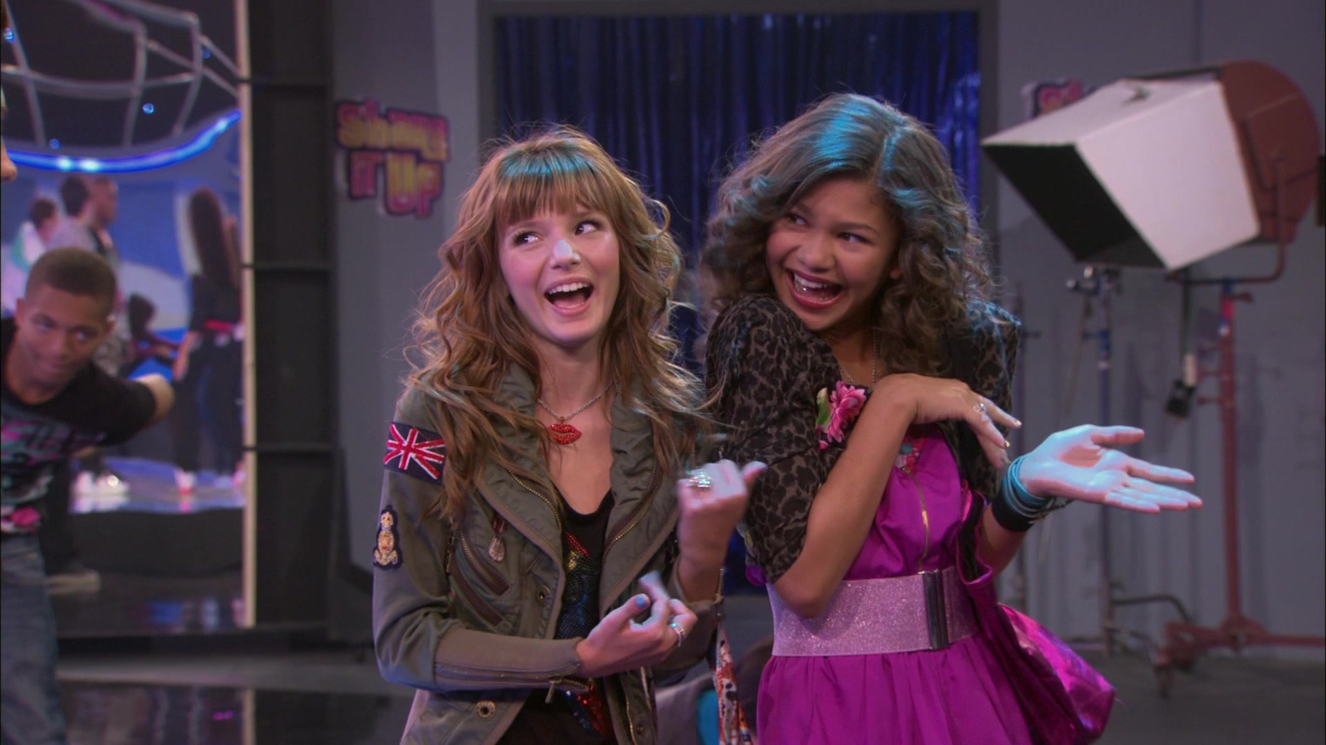 Shake_It_Up_S01E01_1080p_BTD_001455.jpg