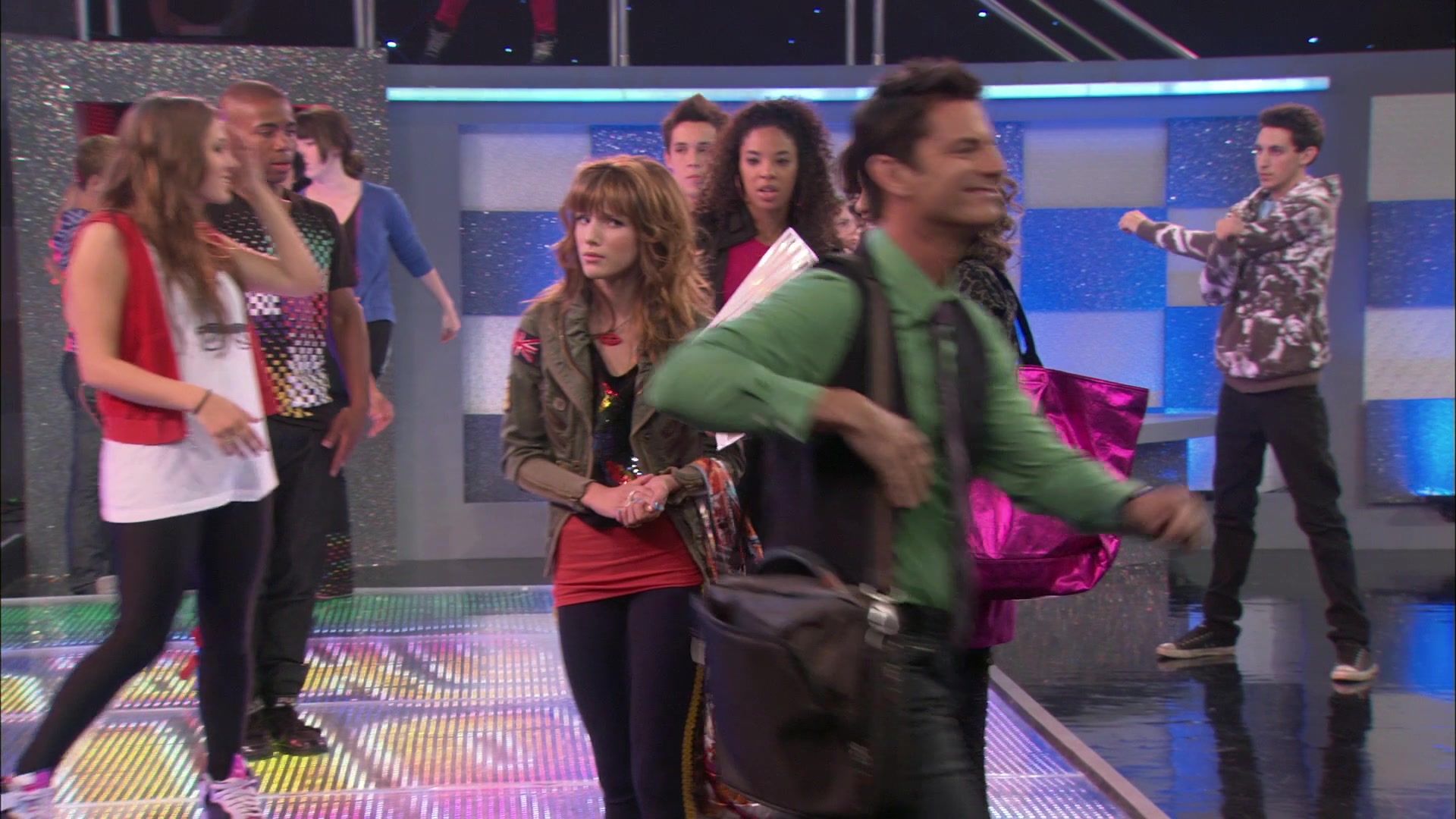 Shake_It_Up_S01E01_1080p_BTD_001474.jpg