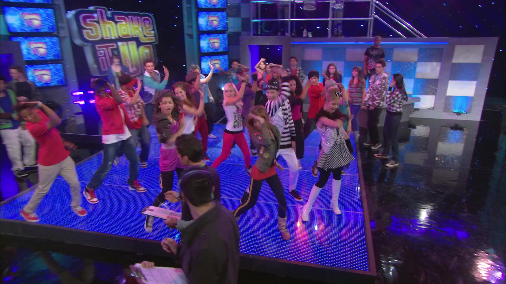 Shake_It_Up_S01E01_1080p_BTD_001535.jpg