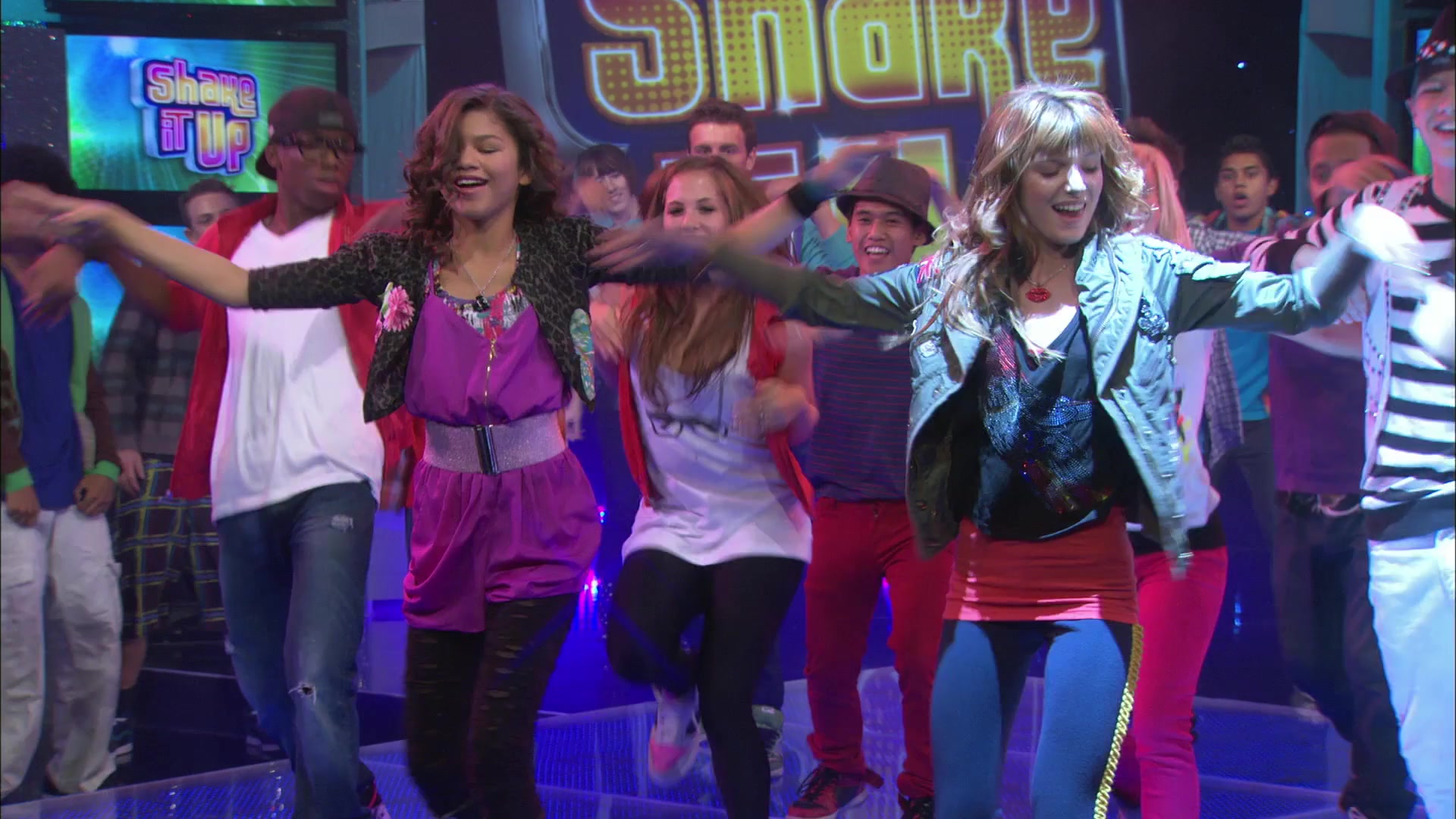 Shake_It_Up_S01E01_1080p_BTD_001551.jpg