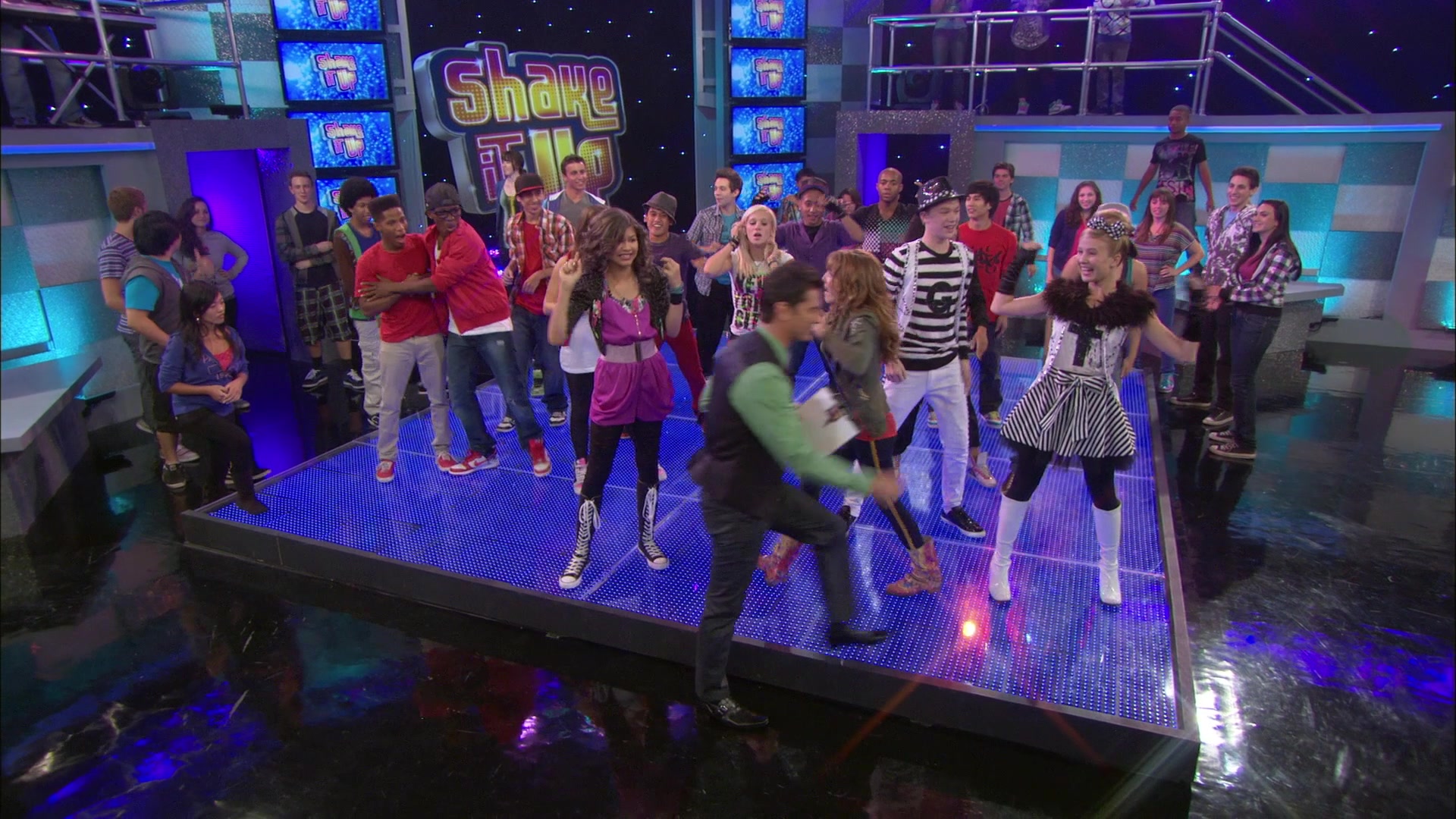 Shake_It_Up_S01E01_1080p_BTD_001572.jpg