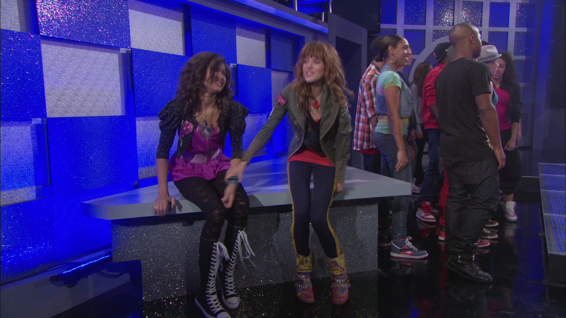 Shake_It_Up_S01E01_1080p_BTD_001718.jpg