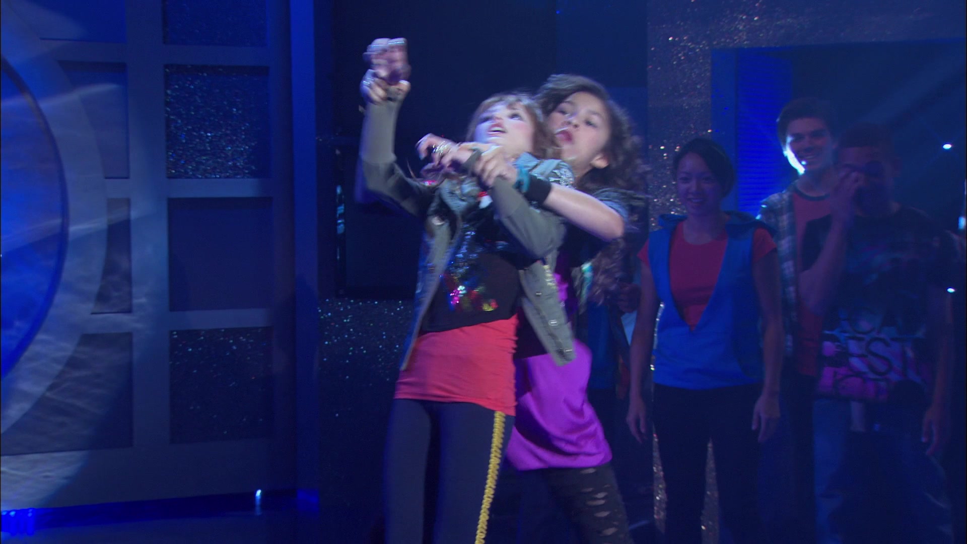 Shake_It_Up_S01E01_1080p_BTD_002033.jpg