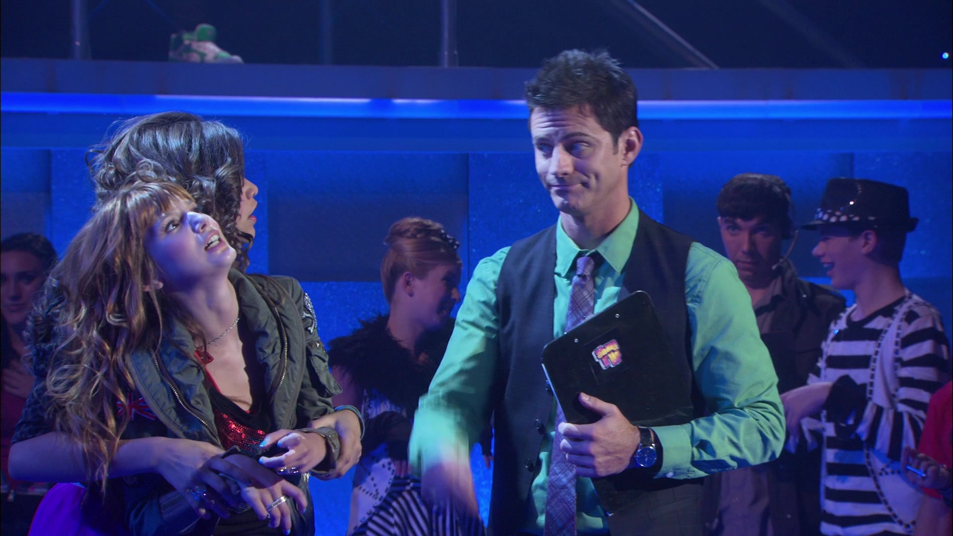 Shake_It_Up_S01E01_1080p_BTD_002063.jpg