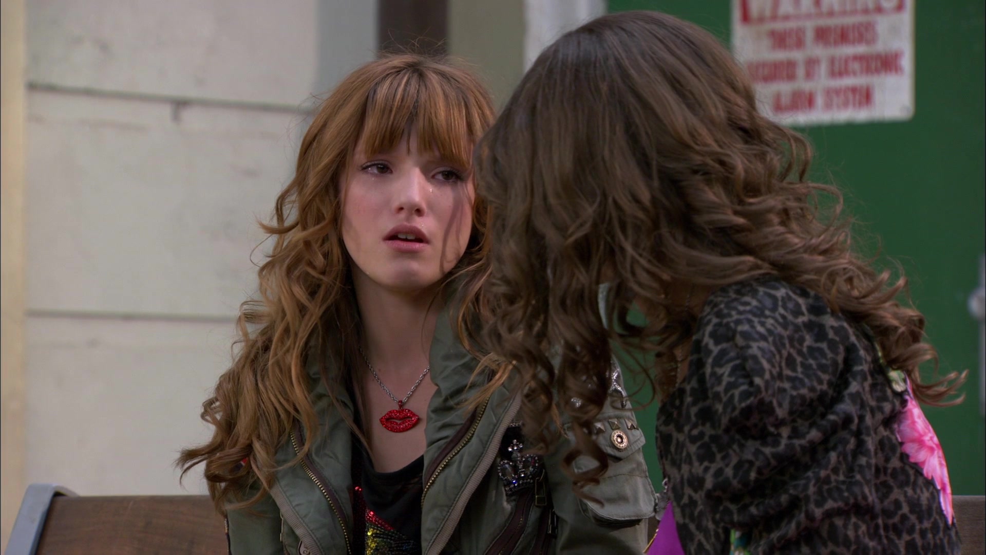 Shake_It_Up_S01E01_1080p_BTD_002208.jpg