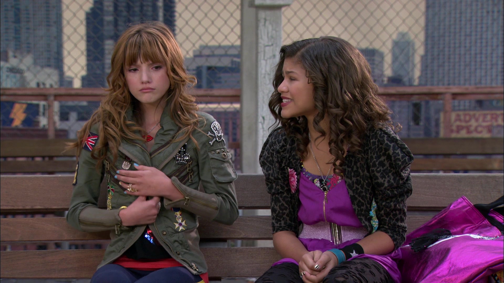 Shake_It_Up_S01E01_1080p_BTD_002240.jpg
