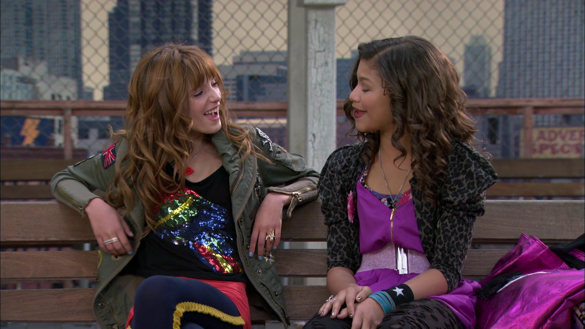 Shake_It_Up_S01E01_1080p_BTD_002325.jpg