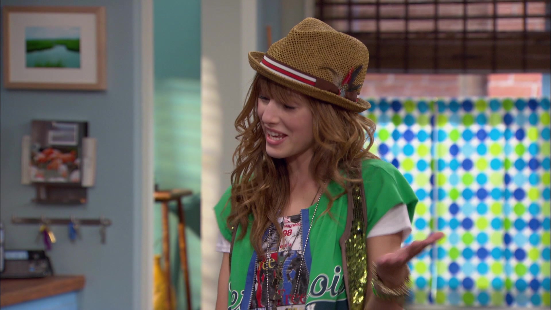 Shake_It_Up_S01E01_1080p_BTD_002435.jpg