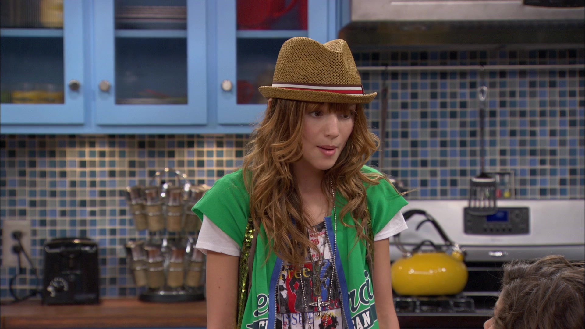 Shake_It_Up_S01E01_1080p_BTD_002453.jpg