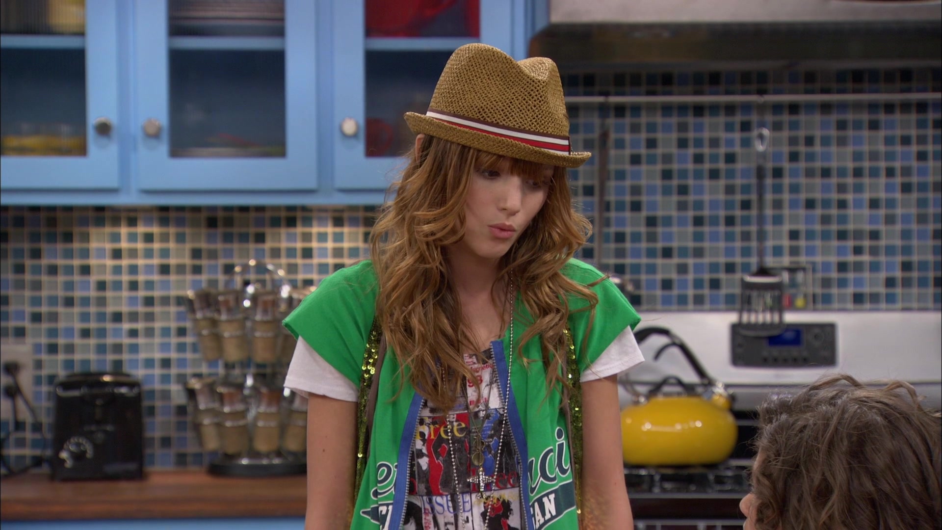 Shake_It_Up_S01E01_1080p_BTD_002463.jpg