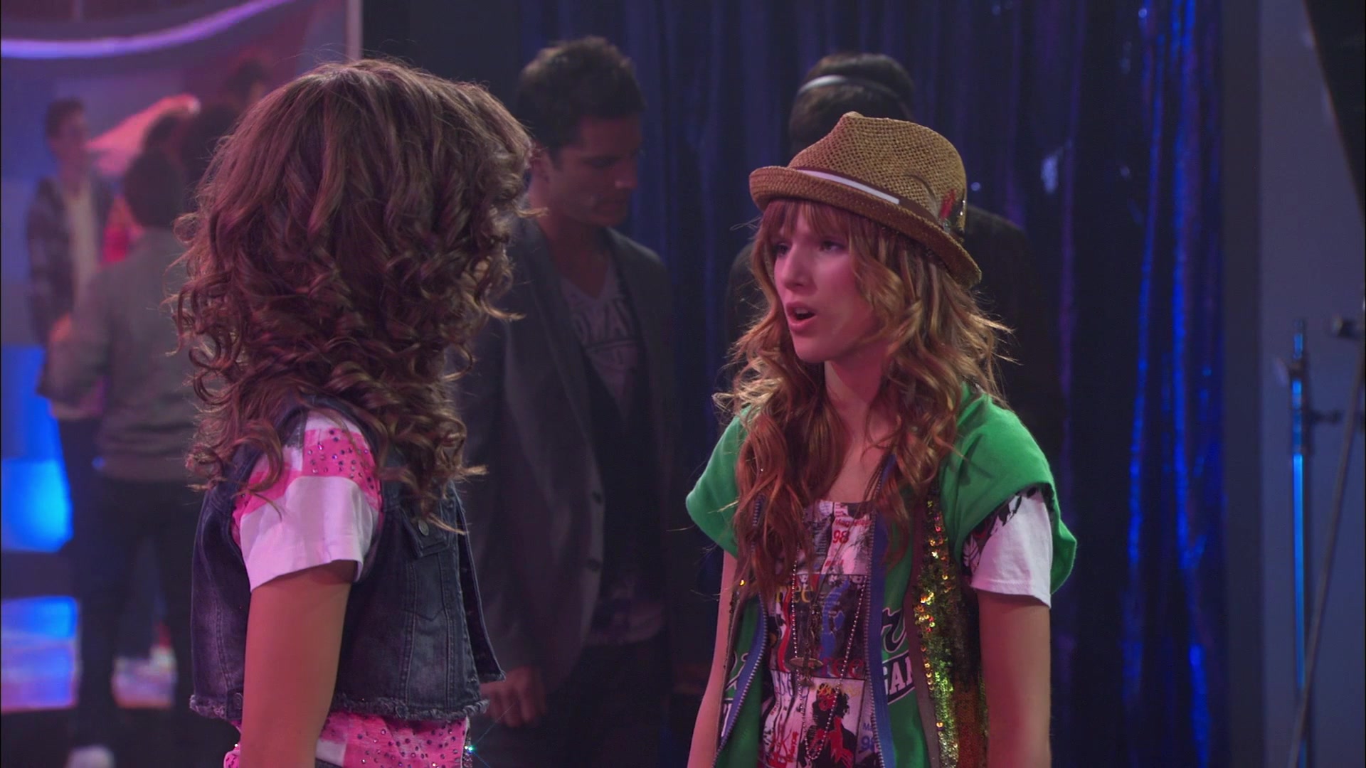 Shake_It_Up_S01E01_1080p_BTD_002636.jpg