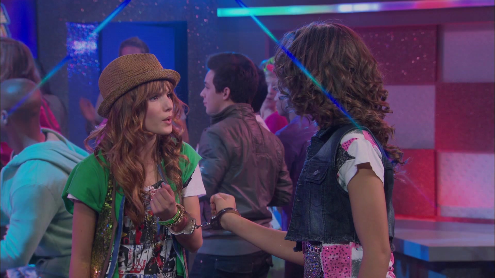Shake_It_Up_S01E01_1080p_BTD_002650.jpg Shake_It_Up_S01E01_1080p_BTD_002650.jpg