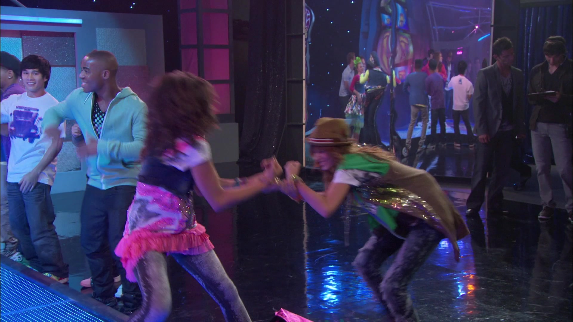 Shake_It_Up_S01E01_1080p_BTD_002666.jpg
