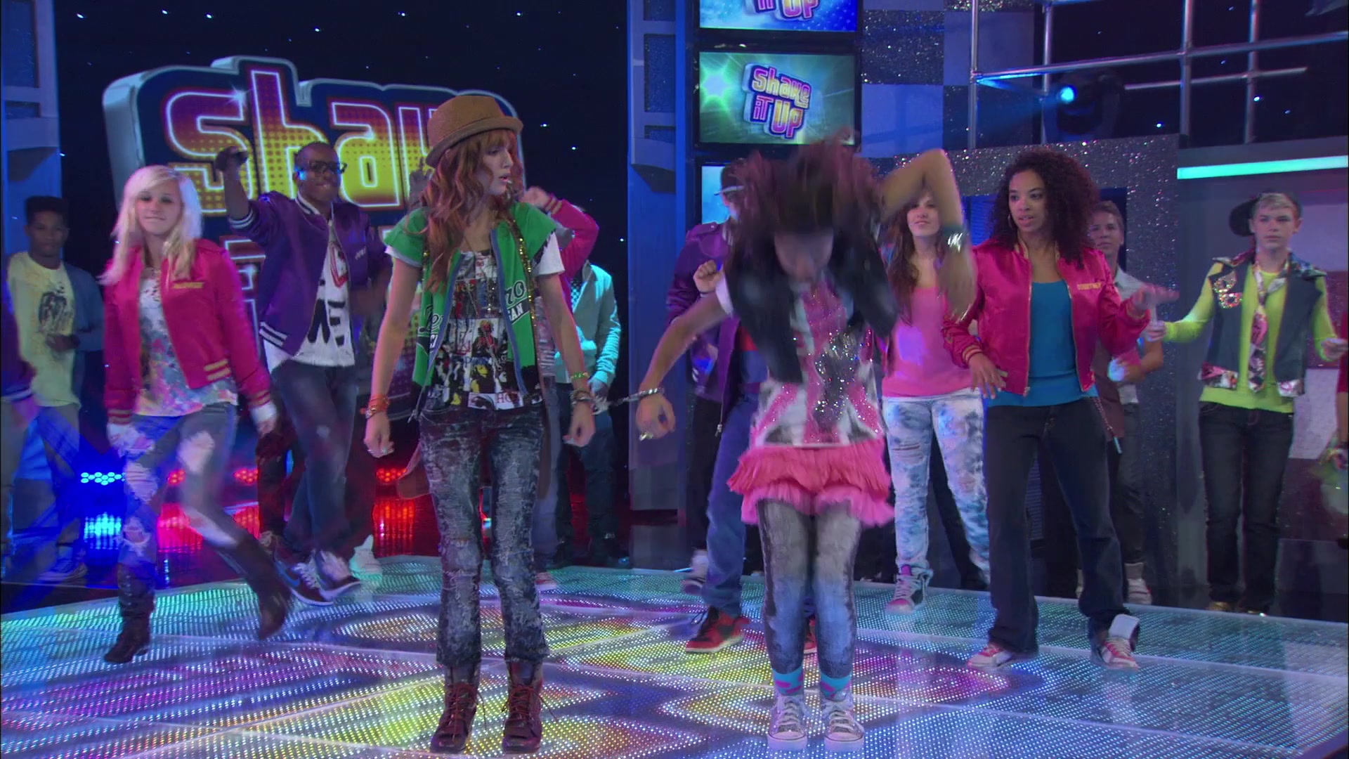 Shake_It_Up_S01E01_1080p_BTD_002730.jpg