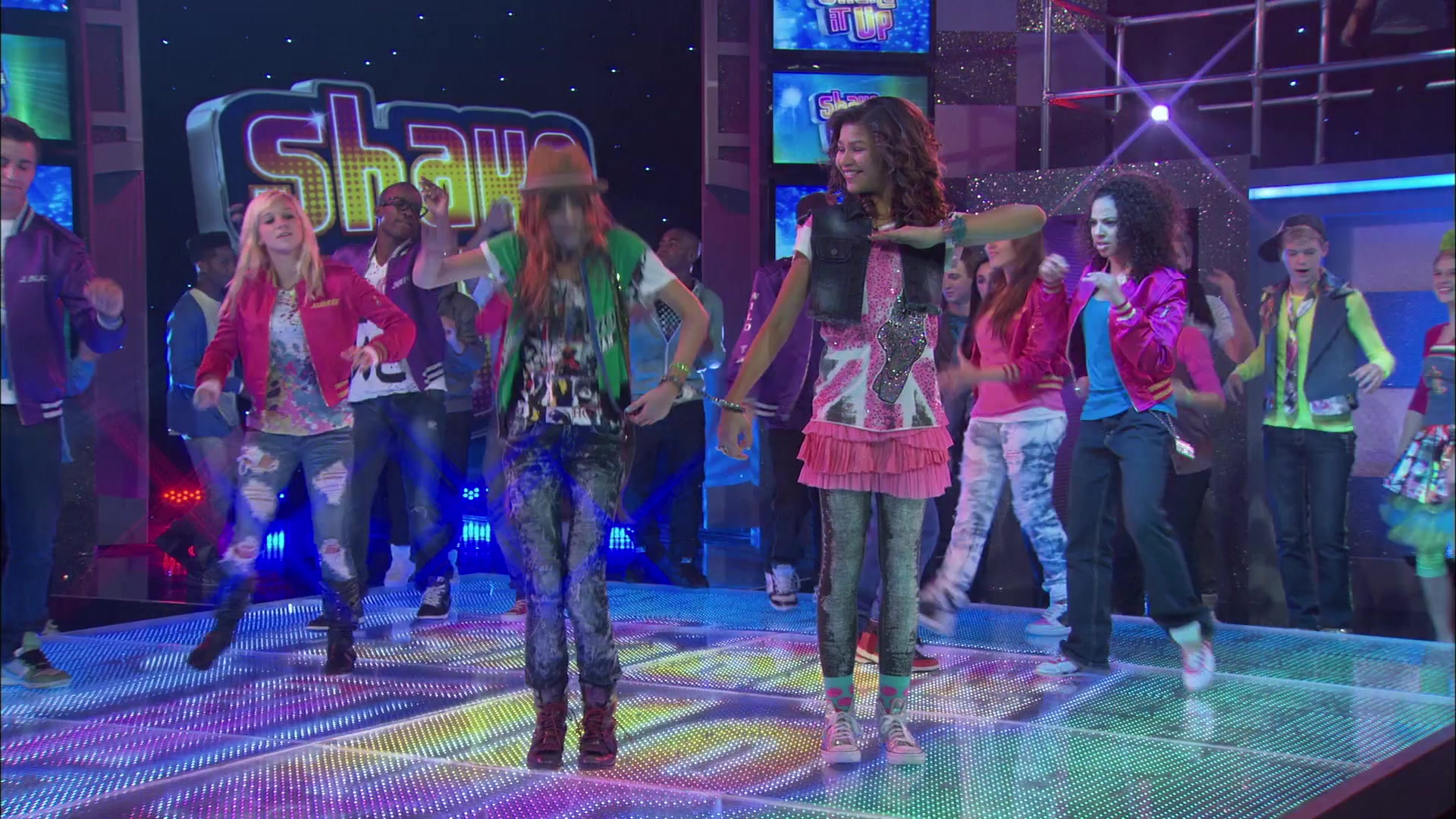 Shake_It_Up_S01E01_1080p_BTD_002735.jpg